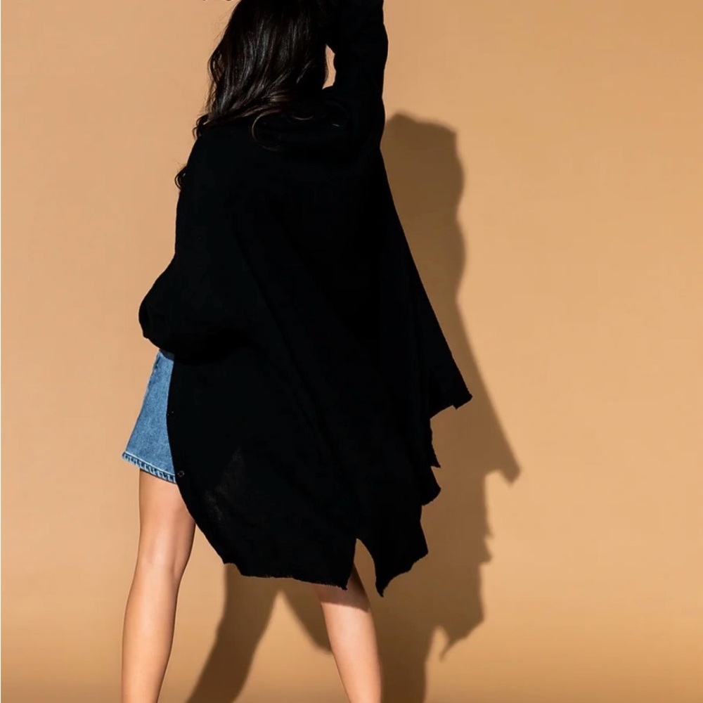 Stylish oversized button down - image 2